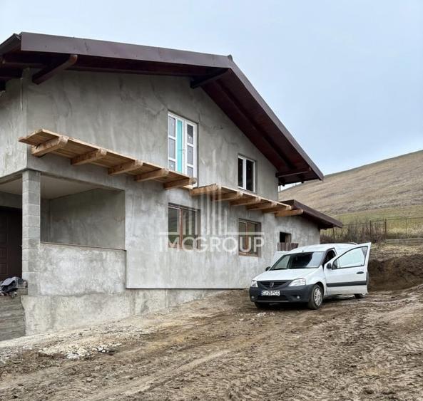 Casă individuală cu 4 camere cu Canalizare în Soporu de Câmpie