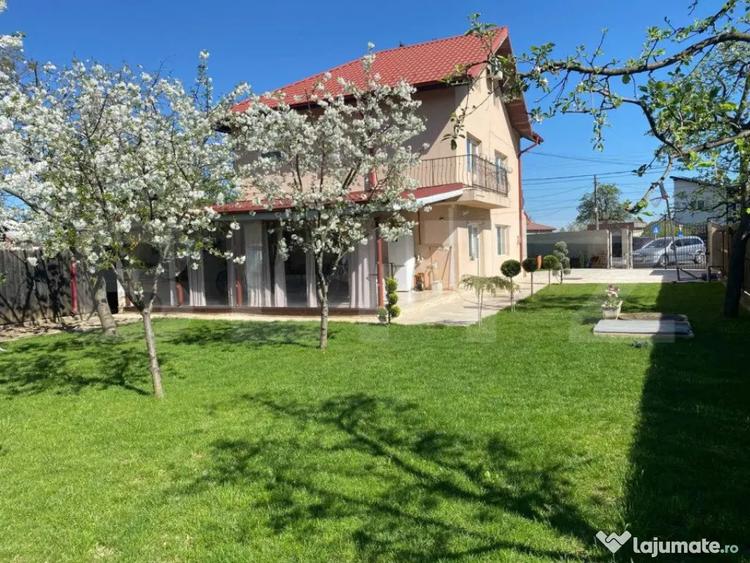 Casă cu 7 camere cu Teren 587 Mp în Valea