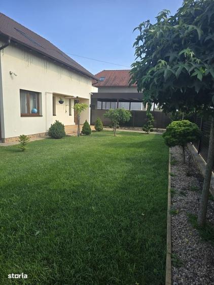 Casă cu 4 camere în Mărtinești