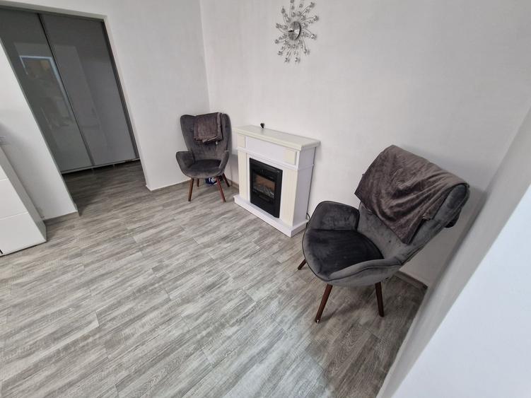 Apartament cu 2 camere în Micro 6