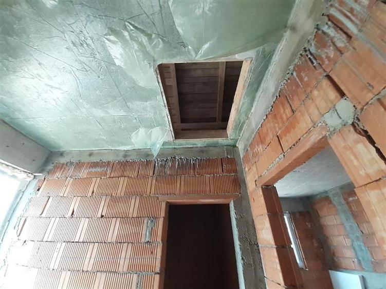 Casă cu 4 camere cu Canalizare în Aeroport