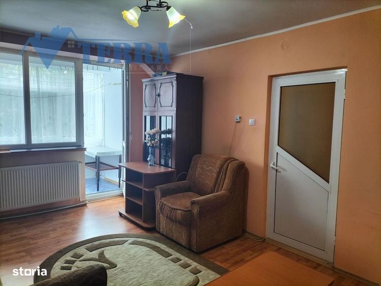 Apartament 2 camere, decomandat, etaj 3 - aproape de centru - 4