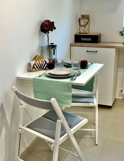 Apartament cu 3 camere semidecomandat, mobilat în Calea Urseni