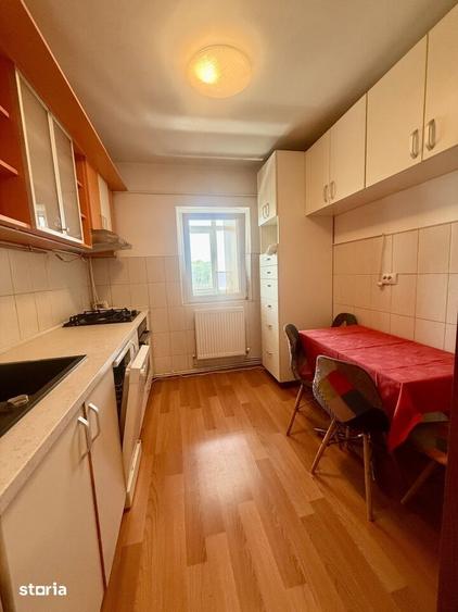 Apartament cu 3 camere decomandat, mobilat în Canta