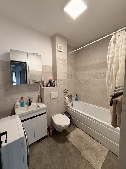 Apartament cu 3 camere decomandat în Palazu Mare