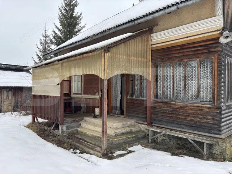 Casă cu 4 camere cu Teren 1170 Mp în Central
