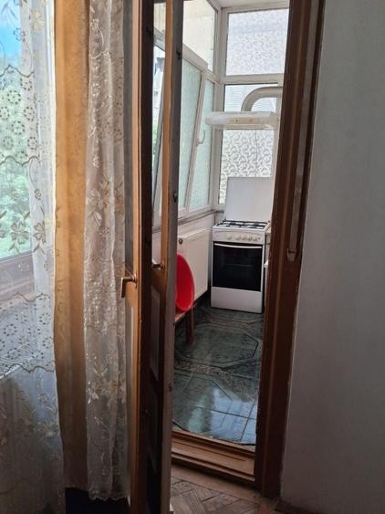 Garsonieră decomandată în Cișmigiu