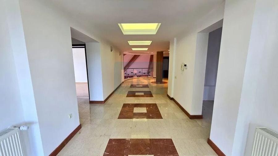 Hotel/Pensiune, de 1,000 mp, în Liceul Militar