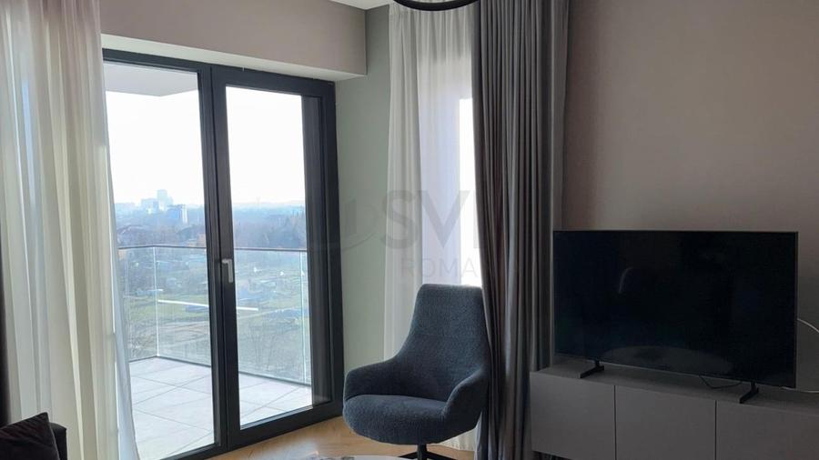 Apartament cu 4 camere semidecomandat, mobilat în Pipera