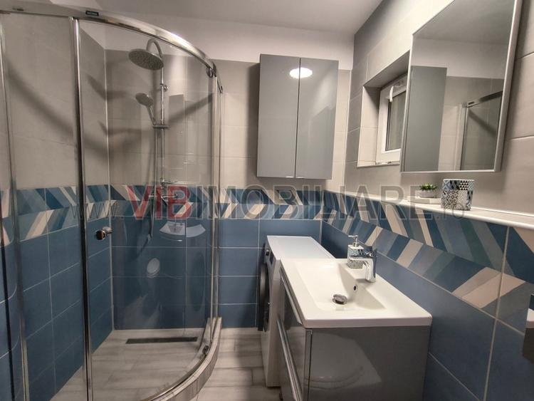 Apartament cu 2 camere semidecomandat, mobilat în Tei
