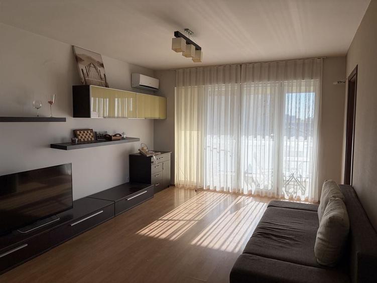 Apartament cu 2 camere nedecomandat în Nufărul