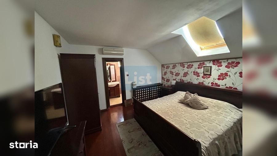 Casă cu 8 camere cu Teren 448 Mp în Central