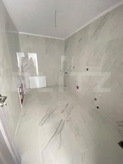 Duplex cu 4 camere cu Canalizare în Petriș