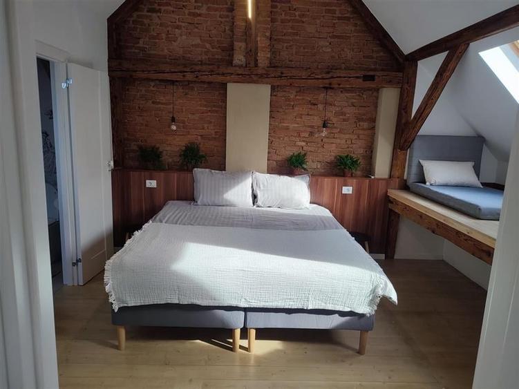 Apartament cu 2 camere semidecomandat, mobilat în Centrul Istoric