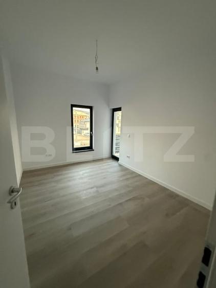 Duplex cu 4 camere cu Canalizare în Bucium