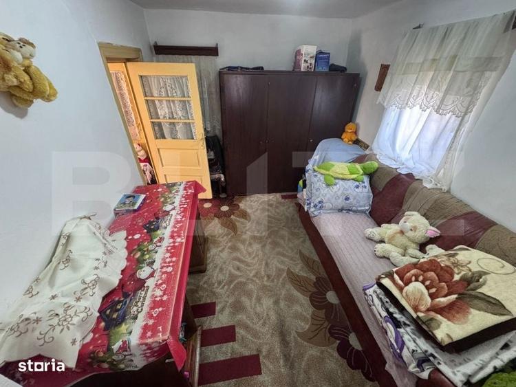 Casă cu 4 camere în Mânăstioara