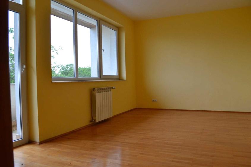 Casă cu 4 camere în Zorilor