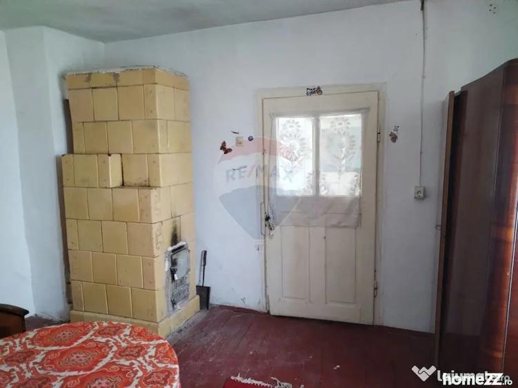 Casă cu 4 camere cu Teren 3370 Mp în Central