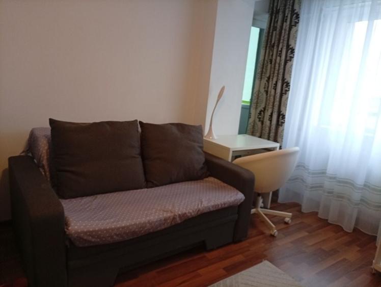 Garsonieră decomandată în Brâncoveanu