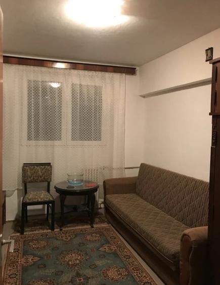 Apartament cu 3 camere decomandat în Colentina
