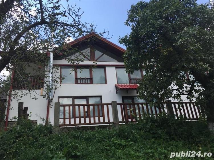 Casă cu 6 camere în Câmpeni