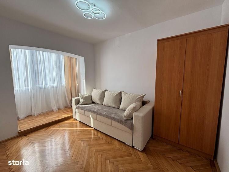 Apartament cu 3 camere decomandat în Vasile Aaron