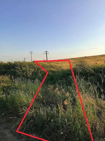 Teren de 8800 mp, în Schela