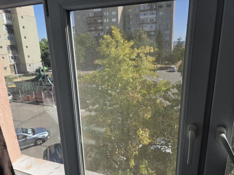 Apartament cu 2 camere semidecomandat în 23 August