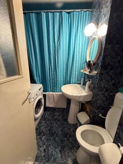 Apartament cu 3 camere decomandat în Careiului
