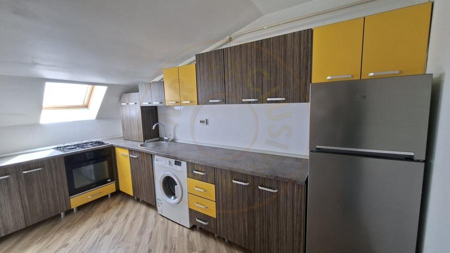 Apartament cu 3 camere decomandat, mobilat în Ștefăneștii Noi