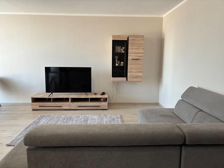 Apartament cu 2 camere decomandat, mobilat în Spitalul Județean