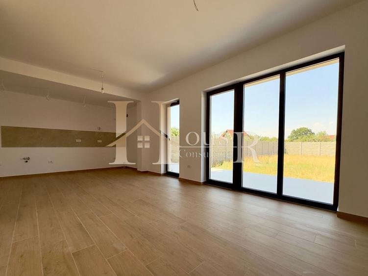 Duplex cu 4 camere cu Canalizare în Covaci