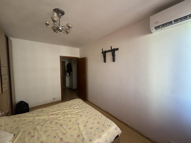 Apartament cu 2 camere decomandat în Baba Novac