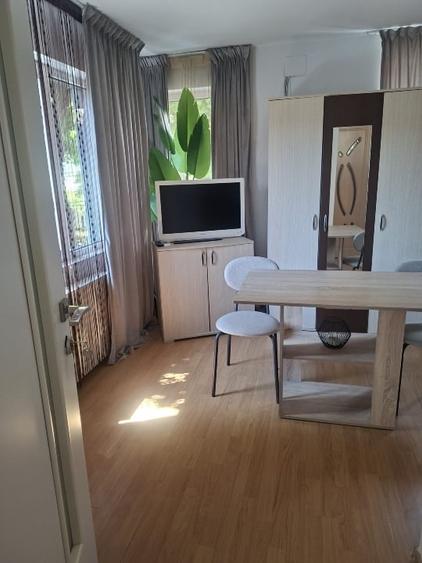 Casă individuală cu 1 camere cu Canalizare în Casa de Cultură