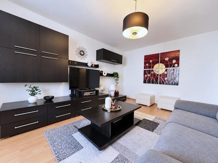 Apartament cu 3 camere decomandat, mobilat în Bucovina
