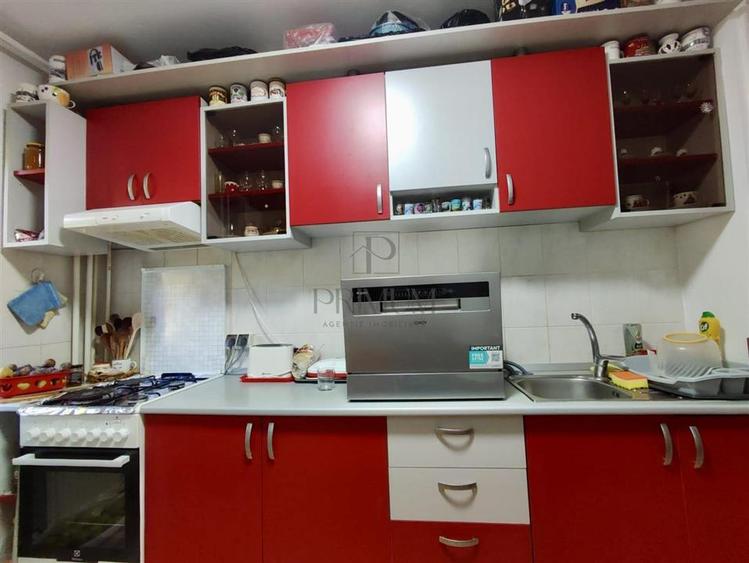 Apartament cu 2 camere semidecomandat, mobilat în Girocului