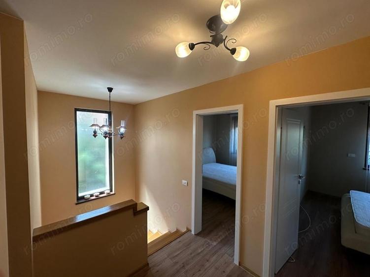Casă cu 5 camere cu Teren 330 Mp în Girocului