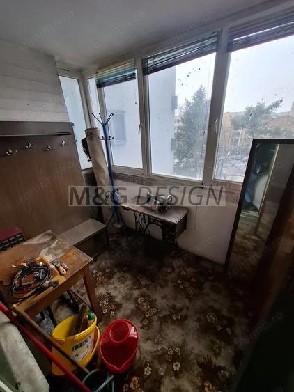 Apartament cu 4 camere semidecomandat în Punctele Cardinale
