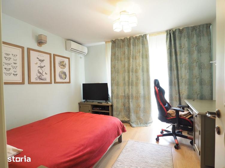 Casă cu 7 camere cu Teren 400 Mp în Băneasa