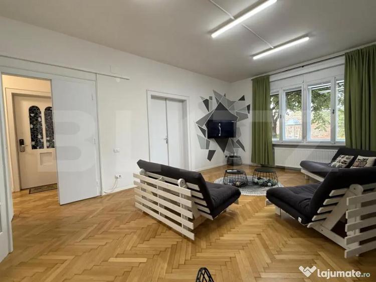 Apartament cu 4 camere decomandat, mobilat în Central