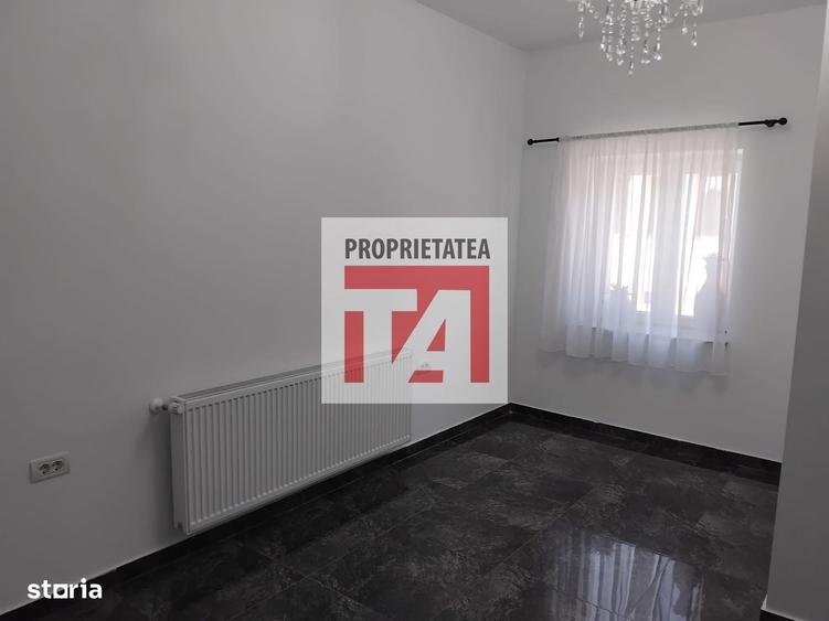 Casă cu 4 camere cu Teren 200 Mp în Central