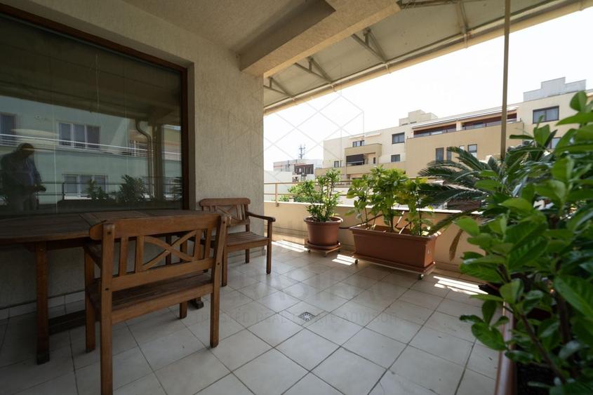 Apartament cu 4 camere decomandat, mobilat în Herăstrău