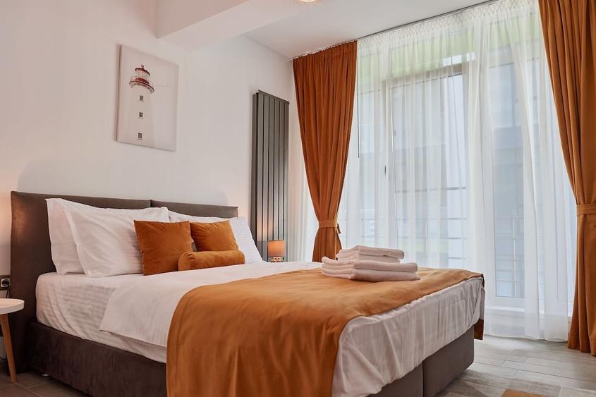 Apartament cu 3 camere decomandat în Mamaia-Sat