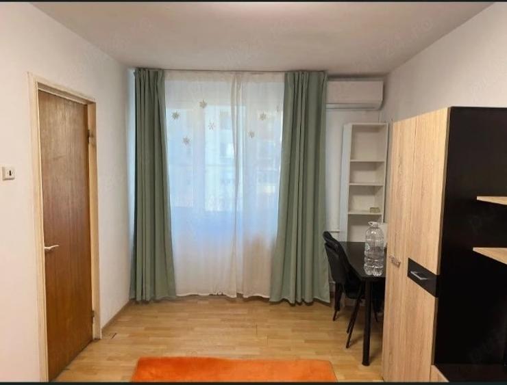 Garsonieră semidecomandată în Titan