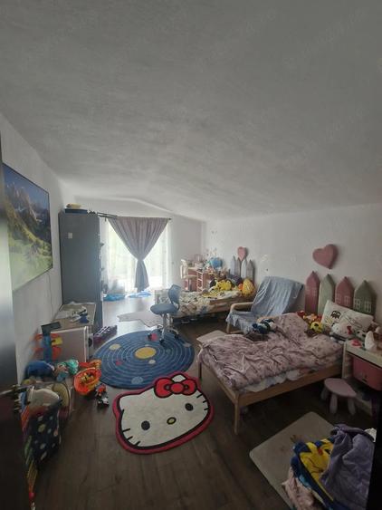 Casă cu 4 camere cu Teren 1723 Mp în Boldești