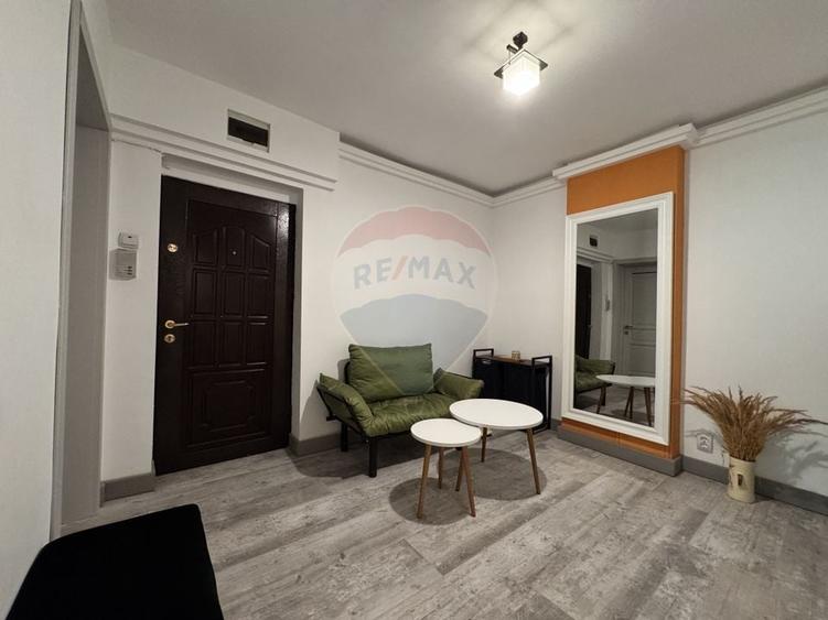Apartament cu 3 camere decomandat în Central