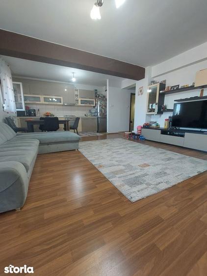 Apartament cu 3 camere în Nufărul