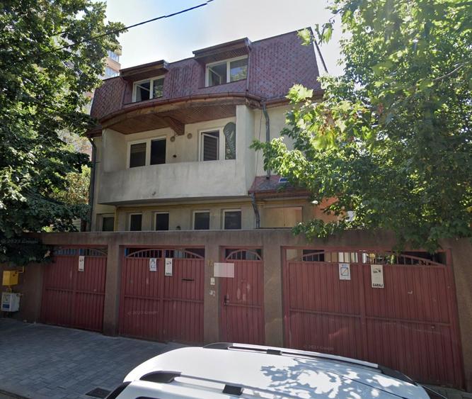 Apartament cu 4 camere decomandat în Obor