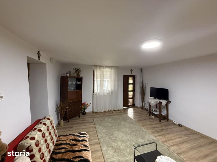Casă cu 2 camere cu Teren 563 Mp în Horia