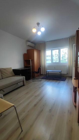 Garsonieră decomandată în Banu Manta